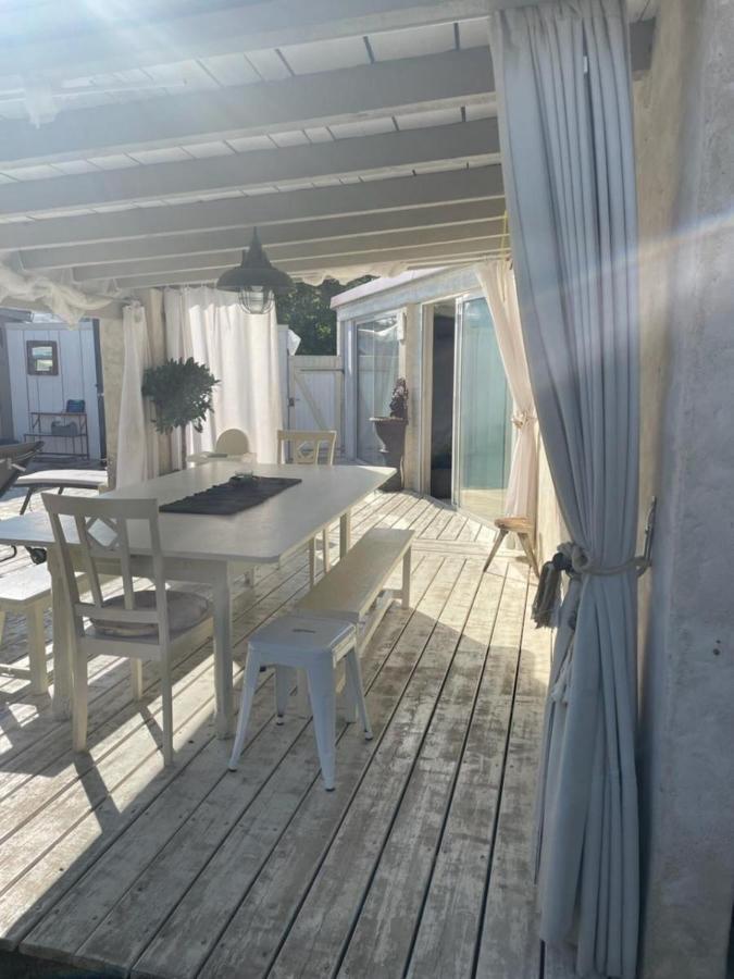 Le Chai Maison De Charme Pour Tribu Joyeuse Le Chateau-d'Oleron Luaran gambar